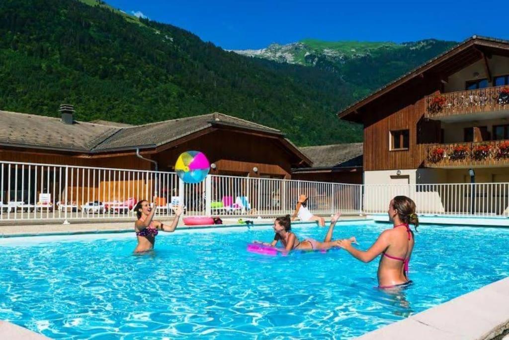 Bel Appartement en résidence avec piscines et sauna Samoëns Esterno foto